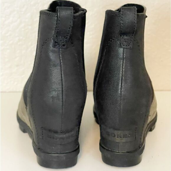 Sorel Women’s Joan of Arctic Wedge Chelsea bootie II in olive and black 9.5 - Picture 6 of 12